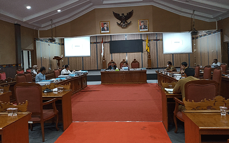 Rimbun Ingatkan Program Satu Desa Rp200 Juta di Luar Pokir