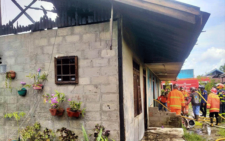 Ditinggal Pergi, Barak 4 Pintu di Sampit Terbakar