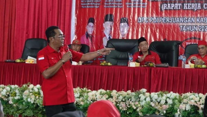 Sekretaris DPD PDIP Kalteng Sigit K Yunianto saat memyampaikan syrategi kemenangan di Kabupaten Seruyan