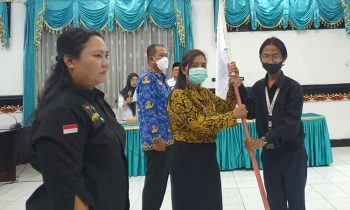 Sekretaris POPTI Pusat saat Melantik Pengurus POPTI Cabang Sampit