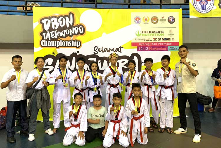 Pelajar Kontingen Kotim Bawa Pulang Belasan Medali Lomba Taekwondo Menpora Cup