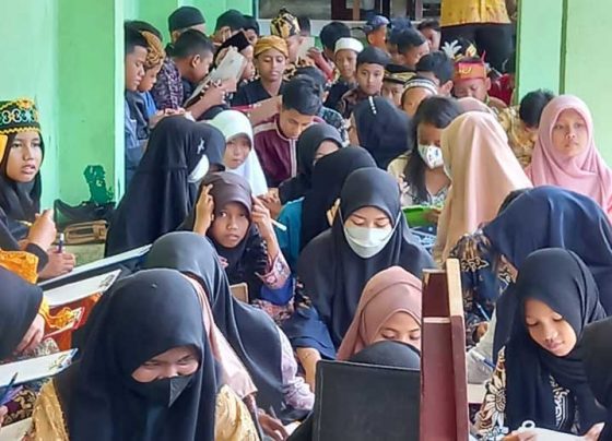 Siswa SDN 5 Baamang Hilir mengikuti Lomba Rangking lomba cerdas cermat seputar tema pahlawan Kamis 10 November 2022