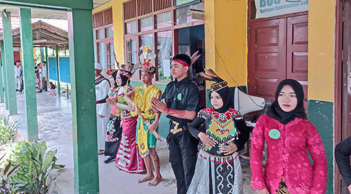 Siswa dan siswi peserta lomba fashion show Kamis 10 November 2022.