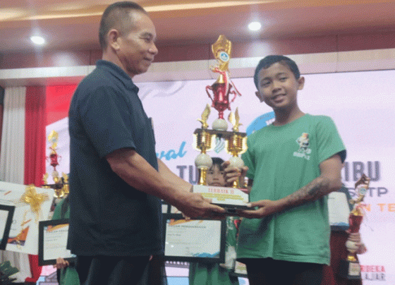 Siswa perwakilan Kotim raih peringkat kedua terbaik lomba revitalisasi lomba Bahasa Dayak FTBI 2022.