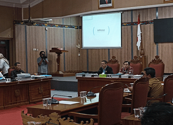 Suasana rapat pembahasan RAPBD 2023 Selasa 15 November 2022.