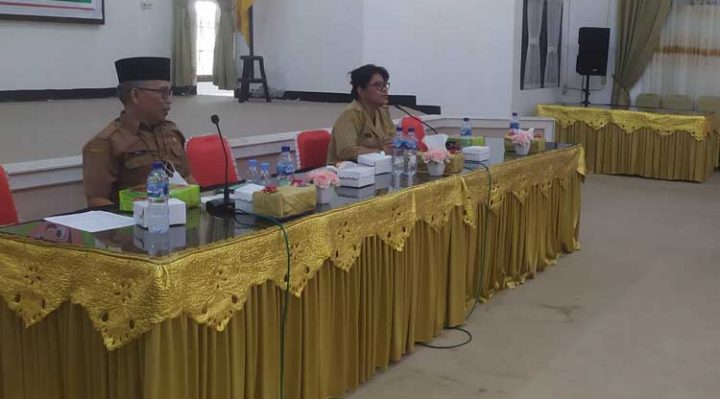 Susiawati Plt Kadisdik Kotim didampingi Arief Kabid PNF Kotim memimpin Rapat Koordinasi Penyusunan RAD Gugus Tugas PAUD HI