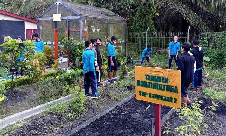 Sekolah Adiwiyata : Sekolah Peduli dan Berbudaya Lingkungan Hidup