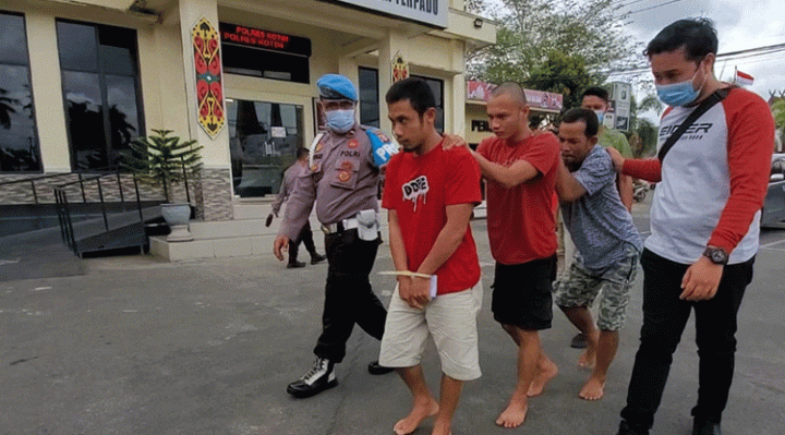 Tiga pelaku curat yang diringkus jajaran Satreskrim Polres Kotim.