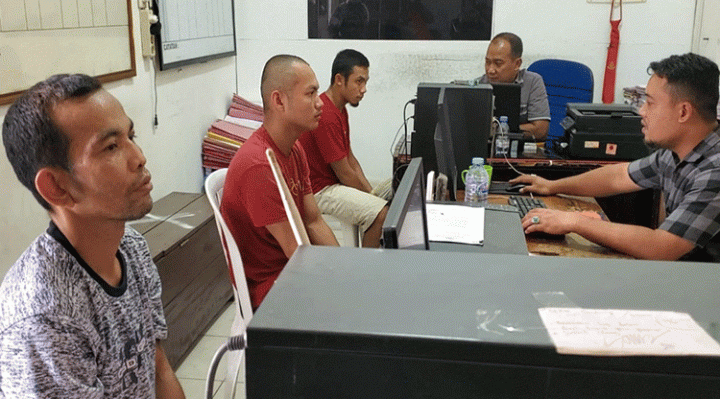 Tiga tersangka pencurian dengan pemberatan diperiksa di Polres Kotim.