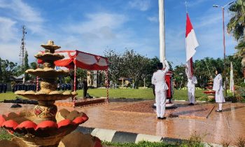 Upacara bendera peringatan Hari Pahlawan di halaman kantor Pemkab Kotim Kamis 10 November 2022