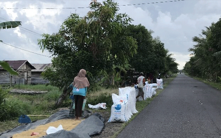 Perbaikan Jalan Desa Hemat Biaya Logistik
