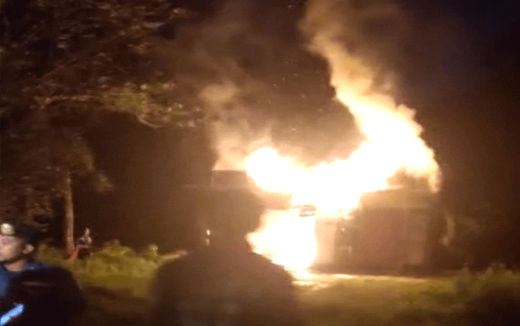 Bangunan Bekas Studio Musik di Kompleks Inhutani Sampit Terbakar