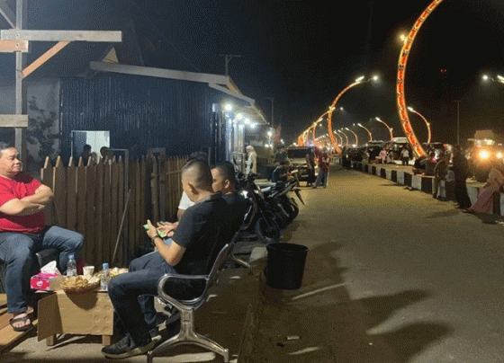 Bupati Kotawaringin Timur Halikinnor kopdar di Terowongan Nur Mentaya Sabtu malam 24 Desember 2022.