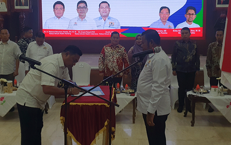 Halikin Jadikan KTA Kadin Syarat Wajib Urus Izin Usaha di Kotim