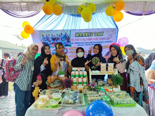 Antusiasme Wali Murid Yayasan Pendidikan IT Asiah Meriahkan Market Day