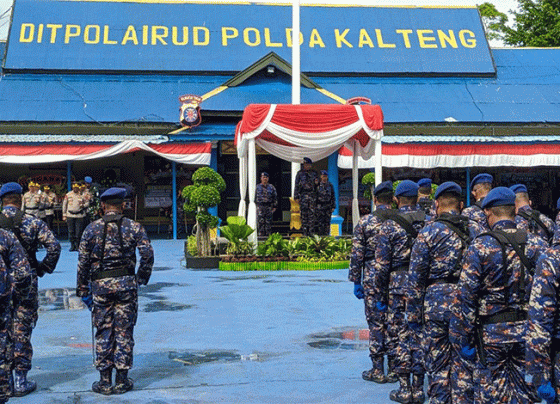 Kapolda Kalteng Irjen Pol Nanang Avianto menjadi inpektur upacara para HUT Ditpolairud Polda Kalteng Senin 5 Desember 2022.