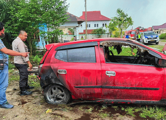 Kondisi mobil Daihatsu Ayla setelah terbakar Rabu 14 Desember 2022.