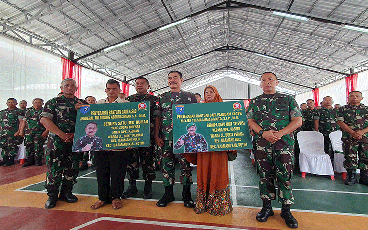 Pangdam Tanjung Pura Serahkan Program Bantuan Rumah Tidak Layak Huni