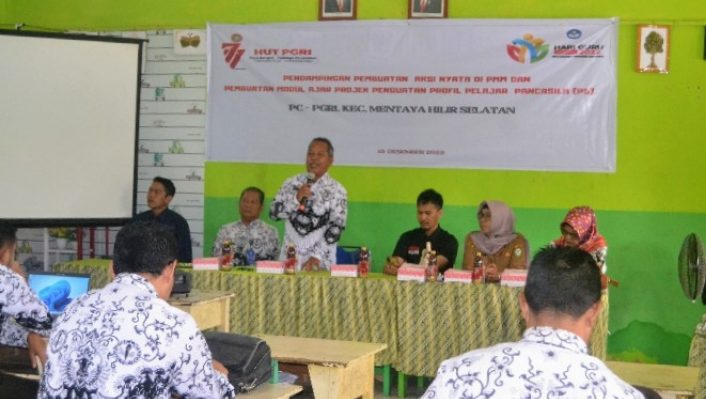 Pendampingan Pembuatan Aksi Nyata dan Pembuatab Modul Ajar P5 oleh PC PGRI Mentaya Hilir Selatan Selasa 13 Desember 2022