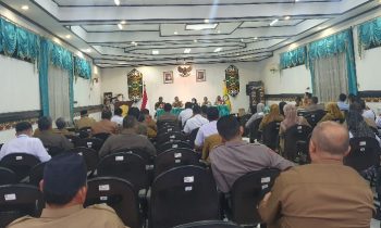 Rapat lintas sektoral persiapan menghadapi natal tahun baru dan hari jadi Kotim di Aula Anggrek Tewu Kantor Pemiab Kotim Senin 19 Desember 2022