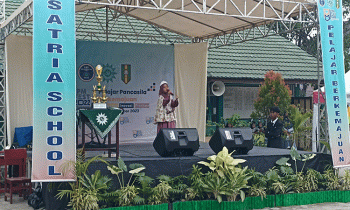 Salah satu peserta cabang lomba menyanyi menunjukkan kebolehannya pada penutupan IPM Fest ke 2 tahun 2022 Rabu 21 Desember 2022.