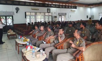 Satpol PP Kotim saat mengikuti sosialisasi tentang narkoba di Gedung Wanita Sampit Senin 5 Desember 2022