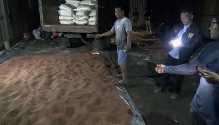 Pupuk NPK Dioplos Tanah Latrit Dijual Rp500 Ribu per Karung