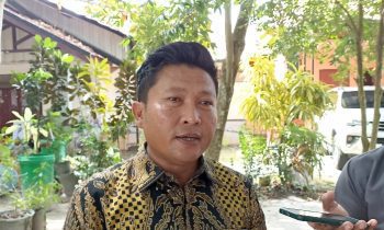 Anggota DPRD Kotim Komisi III Dadang H Syamsu saat diwawancara wartawan. 1