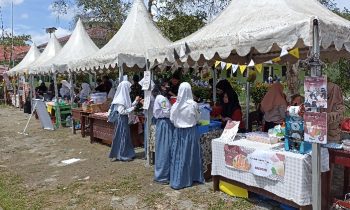 Bazar usaha sebagai salah satu rangkaian kegiatan peringatan HUT ke 55 SMKN 1 Sampit Senin 9 Januari 2023