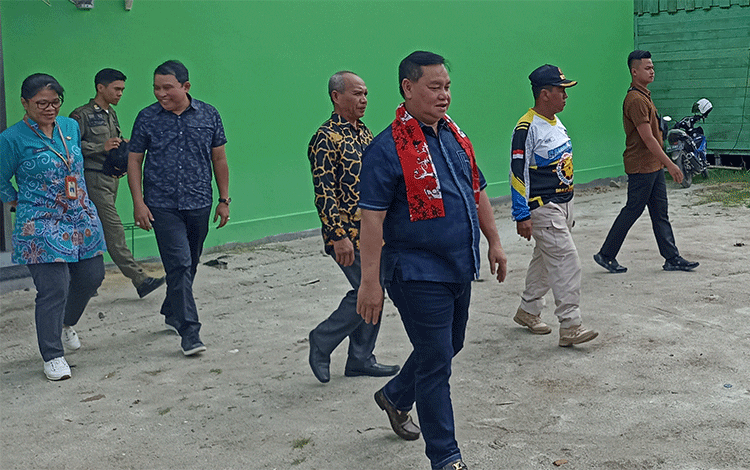 Halikin Apresiasi Bangunan GOR Bulutangkis SMAN 3 Sampit