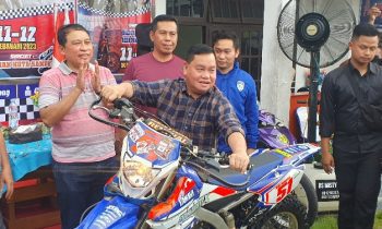Bupati Kotim Halikinnor didampingi Sekda Fajurrahman Ketua KONI Kotim Ahyar Umar dan Ketua IMI Kotim Angga Aditya.