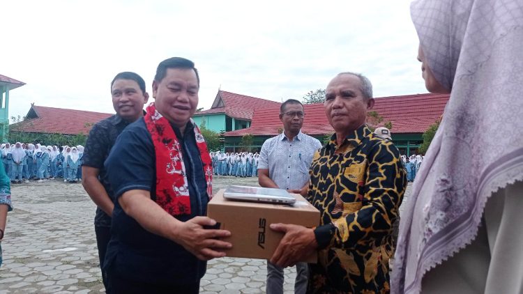 Laptop Pemberian Pemkab Spesifikasi Tinggi, SMAN 3 Sampit Akan Gunakan untuk Ini