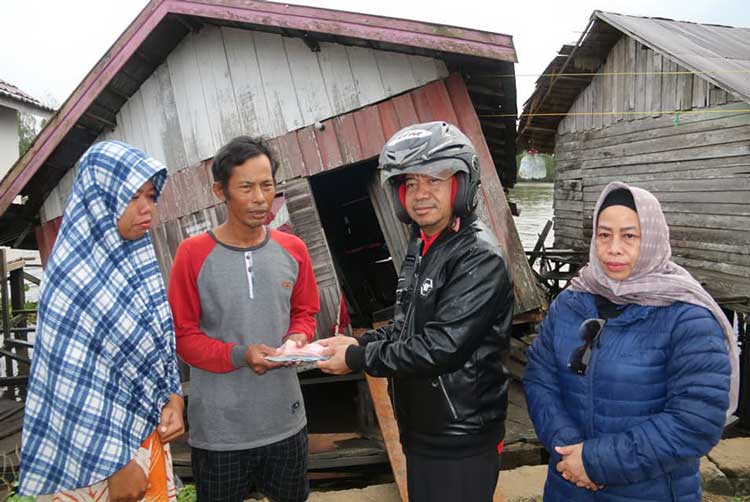 Satu Rumah Warga Ambruk dan Hampir Hanyut, Yulhaidir Instruksikan ini