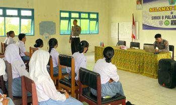 Ditlantas Polda Kalteng saat mensosialisasikan tertib berlalu lintas di SMKN 8 Palangka Raya Selasa pagi 31 Januari 2023.