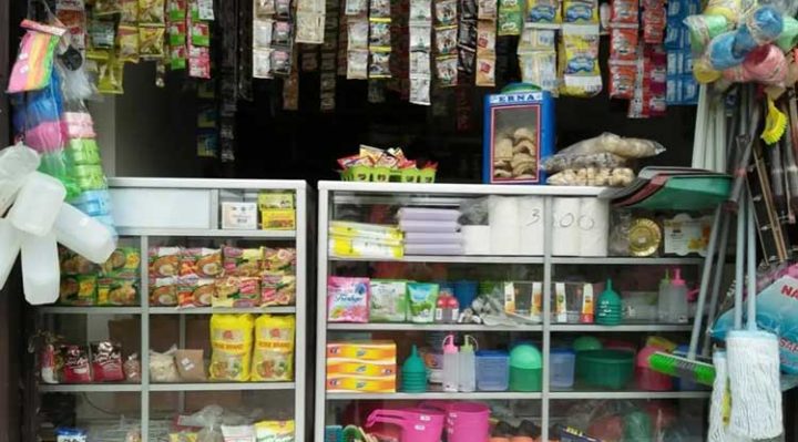 Ilustrasi sebuah toko kelontong atau warung sebagai UMKM Retail Tradisional yang mana para pemiliknya mengeluhkan penyebaran retail modern yang sudah tak proporsional.