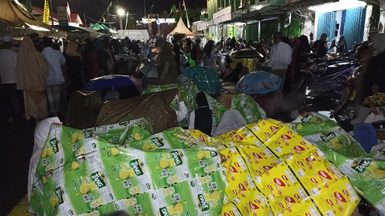 Meski Diguyur Hujan, Jemaah Haul Abah Guru Sekumpul Tetap Khusyuk 