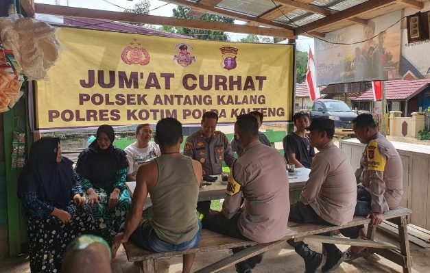 Jumat curhat Kapolsek Antang Kalang bersama para pedagang Jumat 20 Januari 2023.