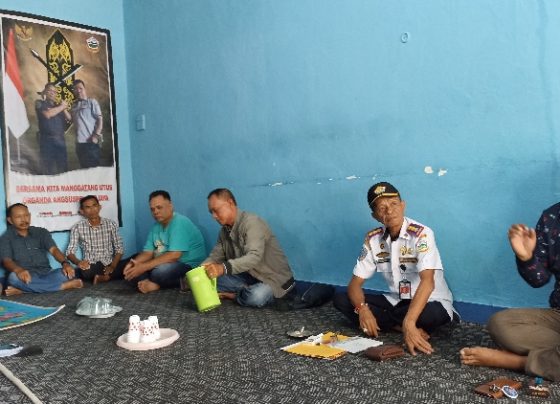 Kebakaran lahan yang melanda di Jalan Jenderal sudirman Kilometer 30 Sampit Minggu 1 Januari 2023. 1