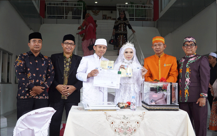 Akad Nikah Langsung Dapat KTP dan KK Terbaru