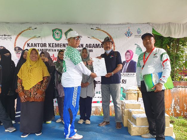 Kemenag Kotim Serahkan Sertifikat Halal Gratis untuk 18 UMKM