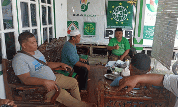Ketua DPC PKB Kotim Sohibul Hidayat baju hijau mengungkapkan jelang Pemilu 2024 PKB Kotim mulai rapatkan barisan lewat program Inspora.