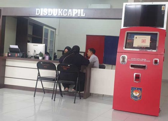 Loket pelayan Disdukcapil di Mal Pelayanan Publik Habaring Hurung.