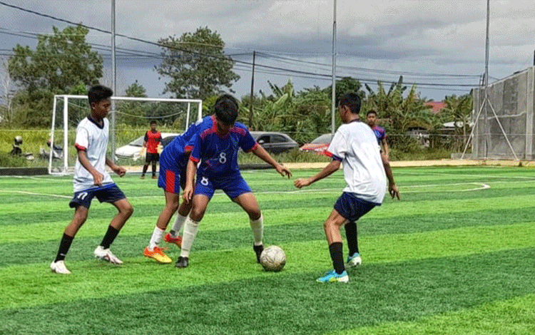 Menang Telak 4-1, SMPN 9 Sampit Melaju ke Final Turnamen Mini Soccer