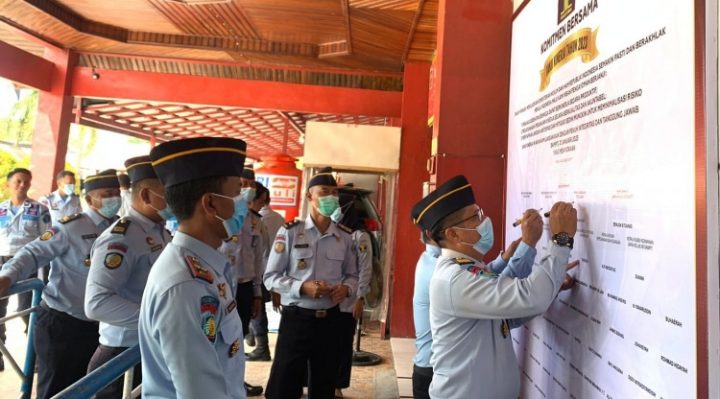 Penandatanganan Komitmen Bersama Pembangunan Zona Integritas Menuju WBK WBBM bertepat di Lapas Kelas II B Sampit.