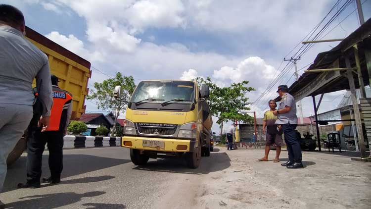 Kadishub Marah dengan Sopir Truk CPO Karena Ingin Beri Uang Rp 500 Ribu saat Ditertibkan