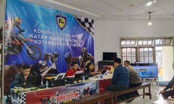 Peserta Event Time Rally mendaftar di Sekretariat Korwil IMI Kotawaringin Timur.