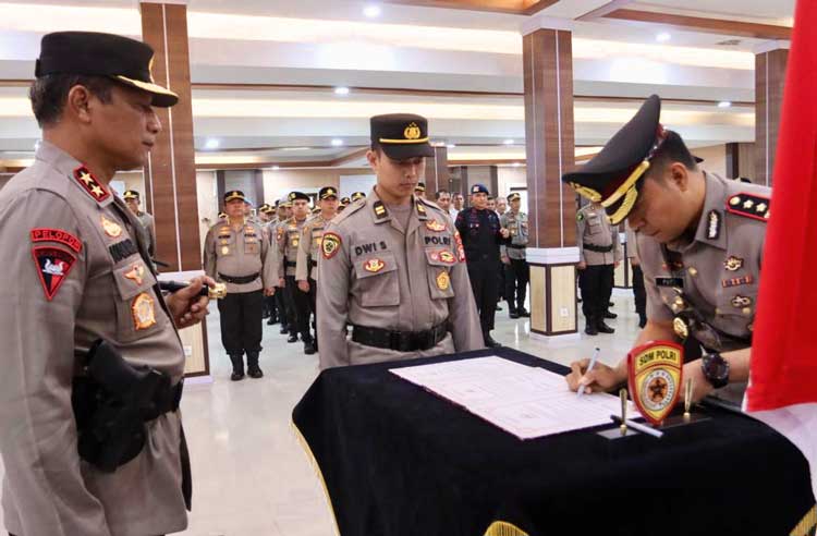 Kapolda Kalteng Pimpin Sertijab Tiga Kapolres