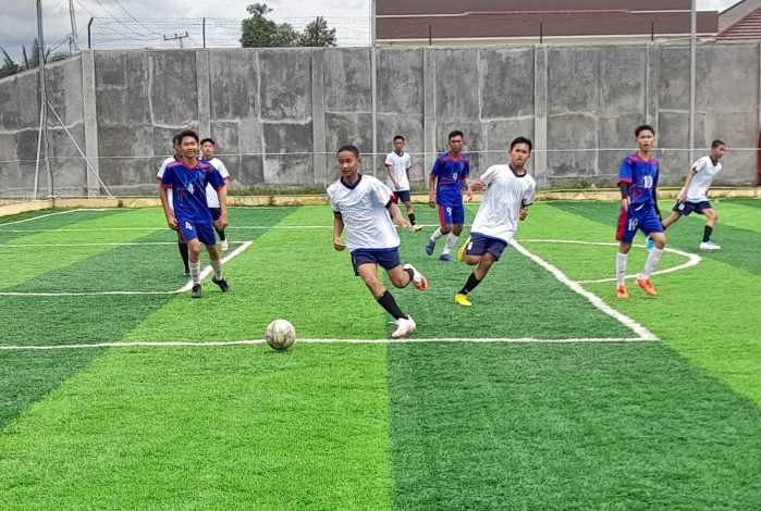 Pelatih Ekskul Sepakbola SMP di Sampit ini Kantongi Lisensi dari PSSI