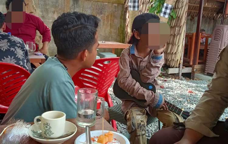 Kasihan, Diduga Korban Eksploitasi Anak, Bocah ini Mengamen Setiap Hari dan Tak Sekolah