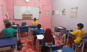 Suasana Belajar lembaga kursus UMC Sampit yang 10 siswanya akan mengikuti Piala Bupati Lomba Mental Aritmatika Senin 9 Januari 2023.